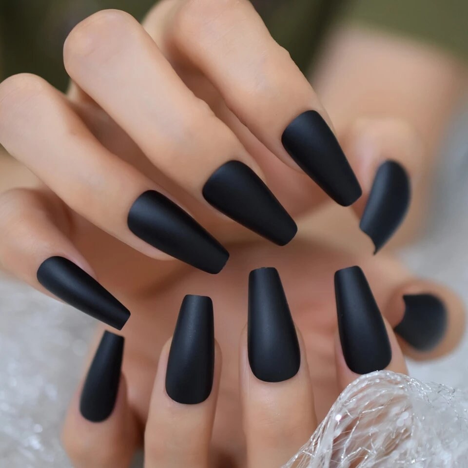 24PCS matte black coffin press-on nails with long gothic style for dark fall vibes surethings