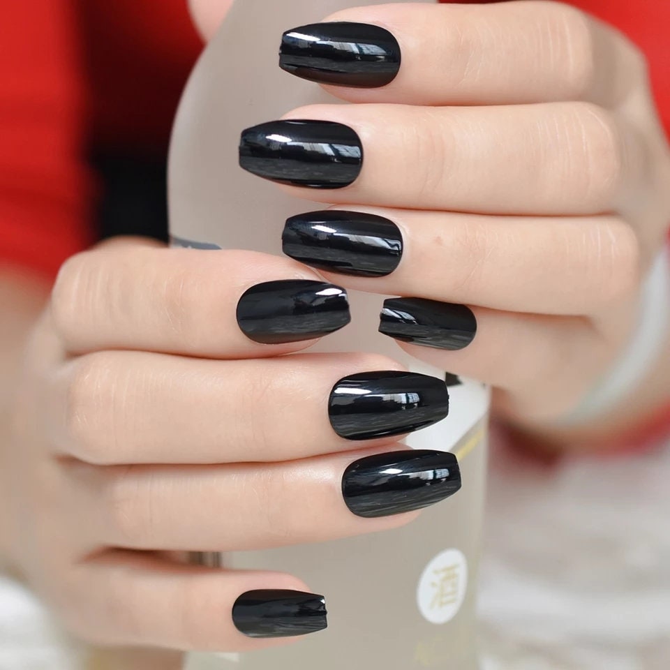 Black Coffin Press On Nails – Medium Shiny Glue-On Goth Set surethings