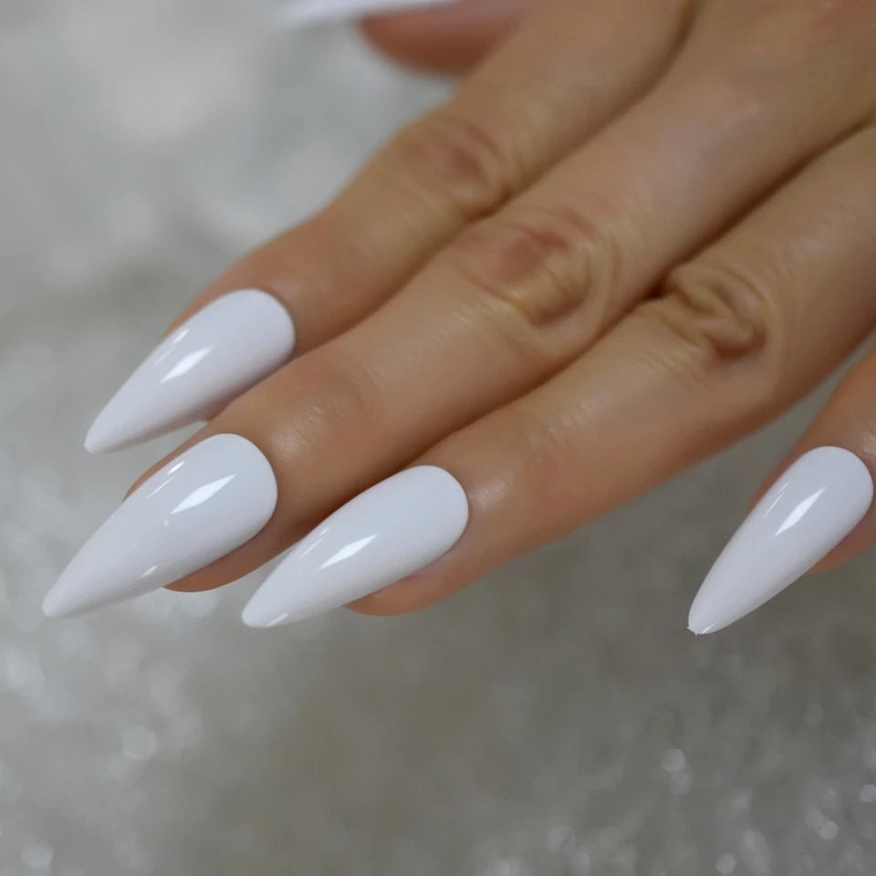 Glossy long stiletto almond white press on nails set – 24 pcs glue-on manicure surethings