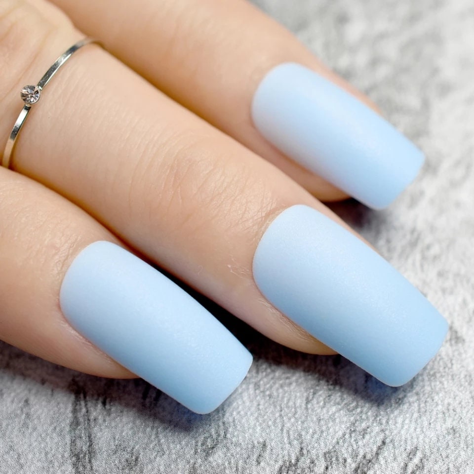 Set of 24 baby blue matte square long press-on nails in medium length – glue-on nails for an elegant, salon-quality finish surethings