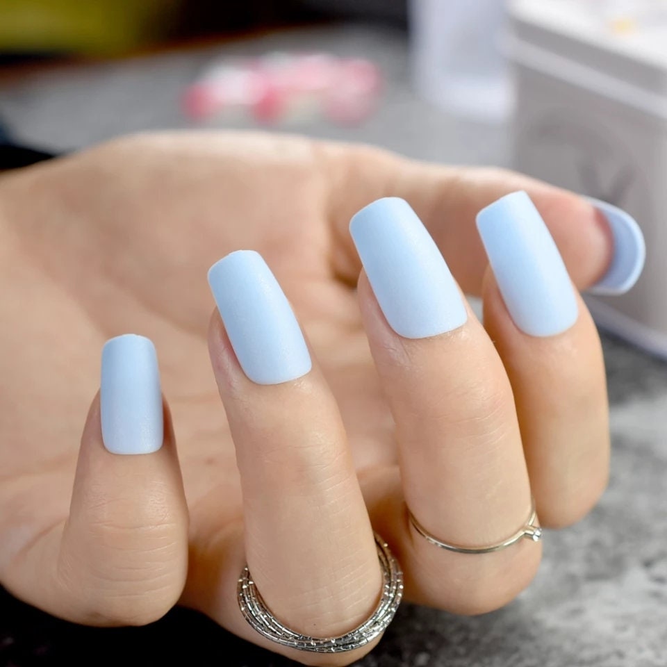 Set of 24 baby blue matte square long press-on nails in medium length – glue-on nails for an elegant, salon-quality finish surethings