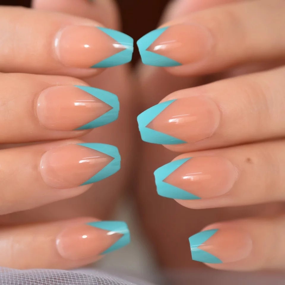 24 medium coffin long press on nails with blue V-tip French nude design surethings