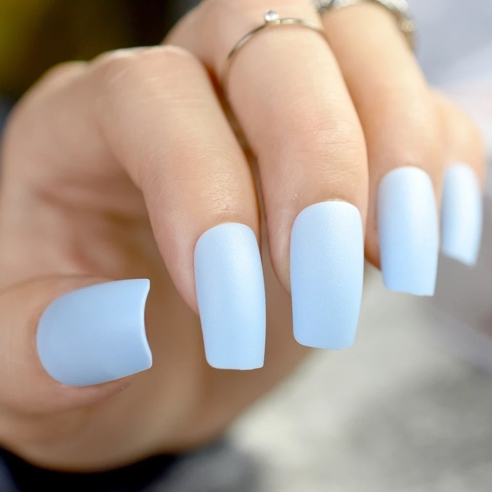Set of 24 baby blue matte square long press-on nails in medium length – glue-on nails for an elegant, salon-quality finish surethings