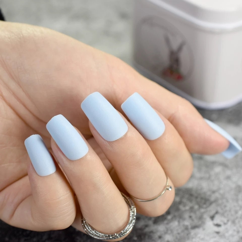 Set of 24 baby blue matte square long press-on nails in medium length – glue-on nails for an elegant, salon-quality finish surethings