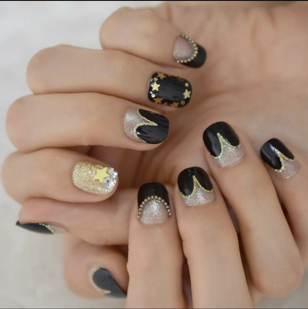 Kids Size Short Press On Nails – Gold & Black Glue-On Natural Trendy Nails surethings