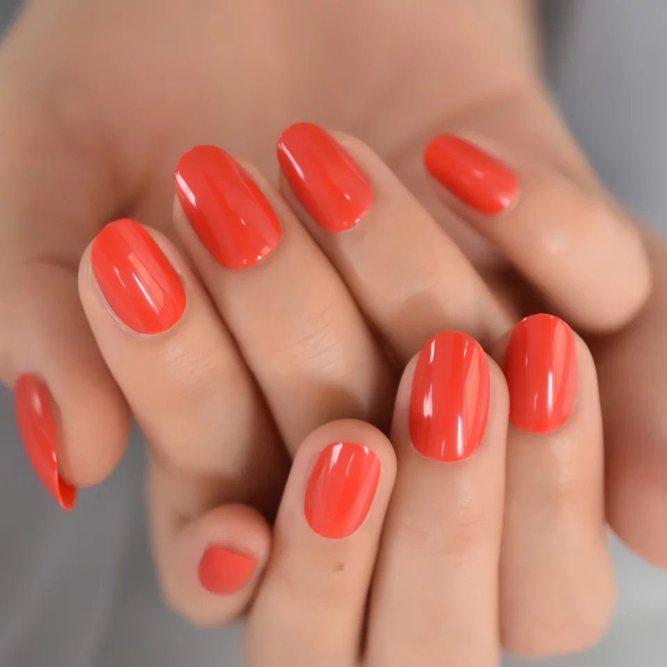 24pcs Red Almond Short Press On Nails – Glossy Bright Classic Glue On surethings