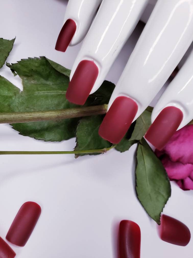 24 maroon wine satin short press on nails in dark red fall color with glue kit                    surethings