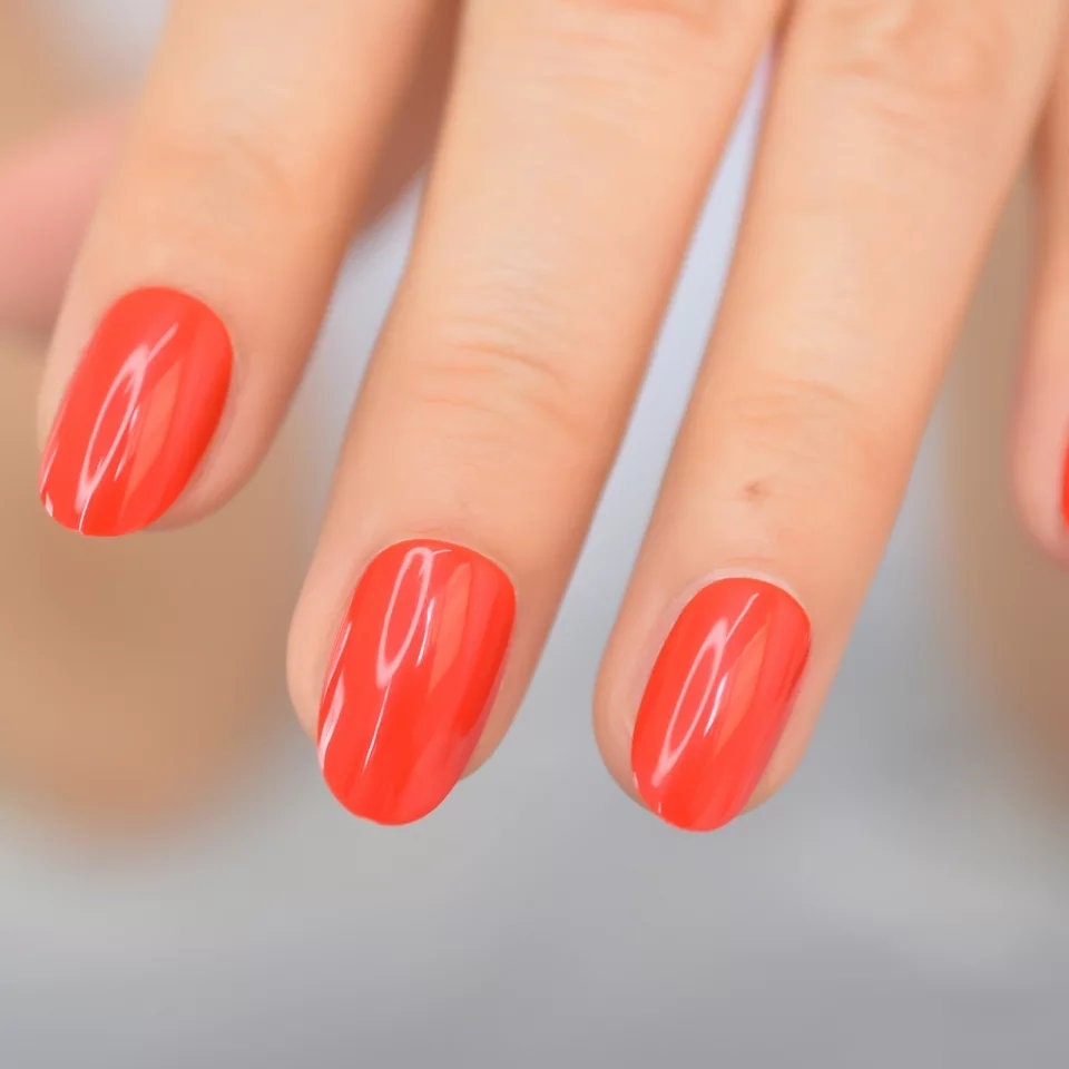 24pcs Red Almond Short Press On Nails – Glossy Bright Classic Glue On surethings