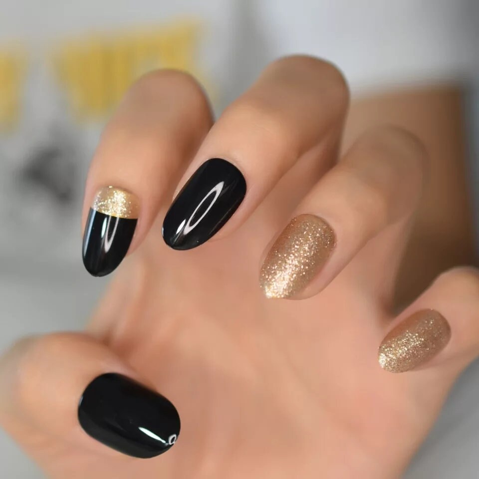 24 Medium Black Champagne Gold Glitter Elegant Short Press On Nails Glue on kit almond