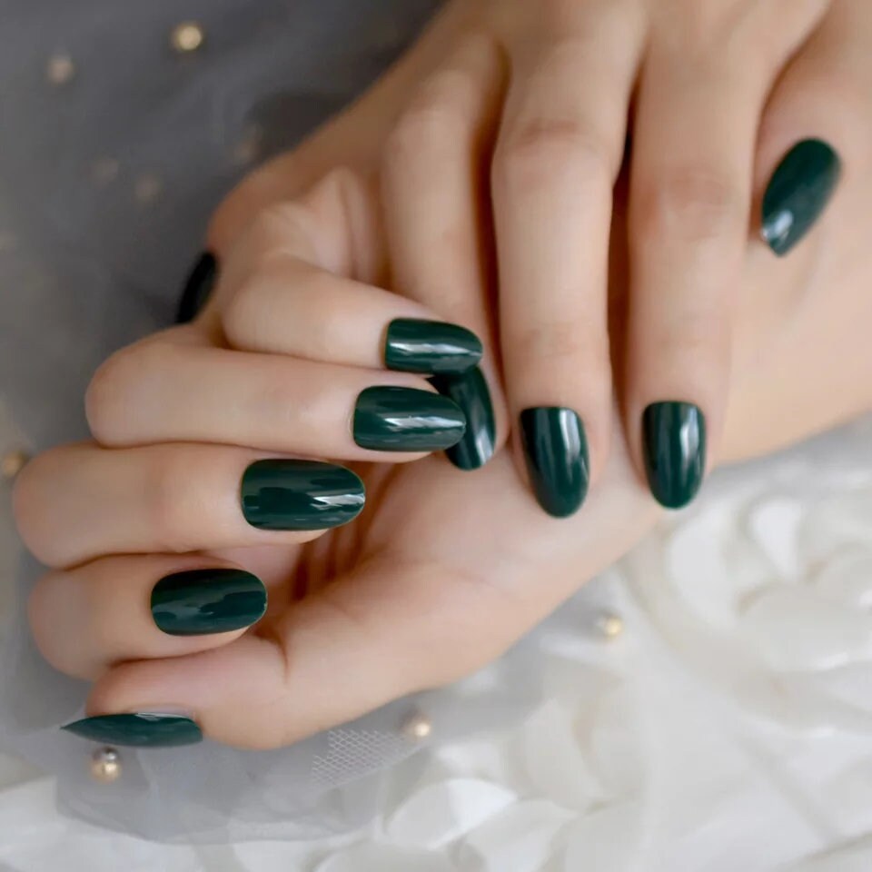 24 Glossy Dark Green short Press On Nails gel glue on classic manicure