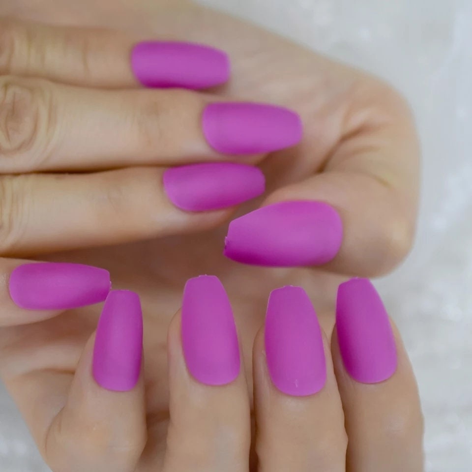 Bright pink and purple matte long press on nails – 24-piece neon 80s rave medium coffin glue on manicure set surethings