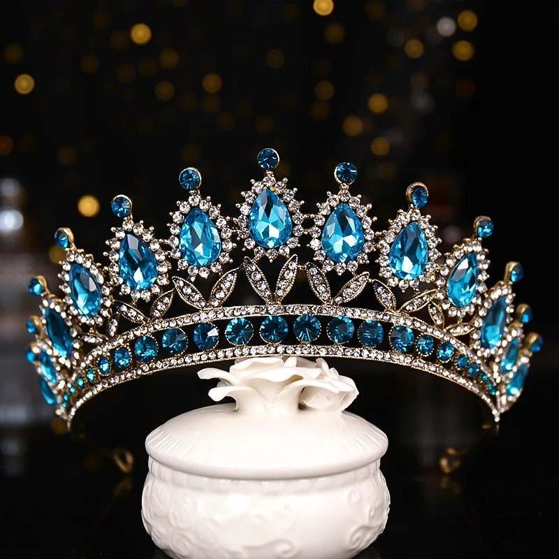 Aqua Blue sapphire Crystal Silver Tiara Crown Detail Princess