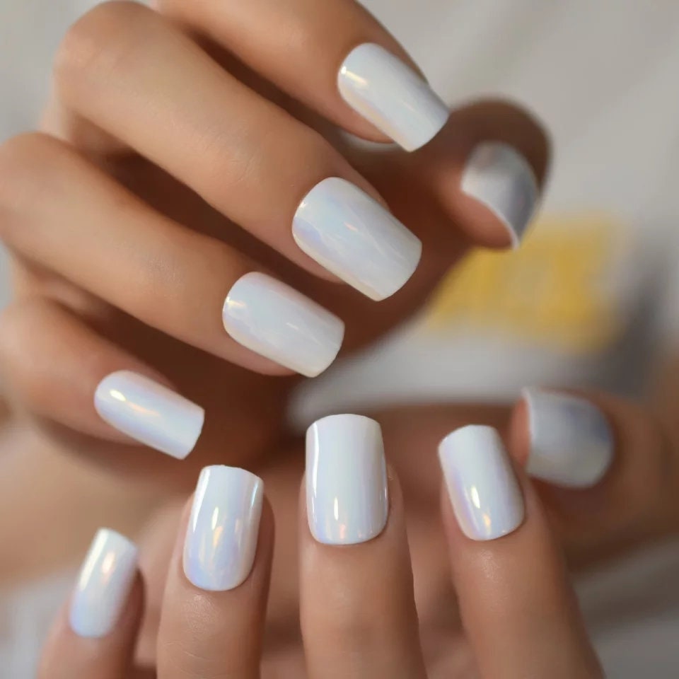 Icy Snow White Unicorn Short Press On Nails – Holographic Iridescent Winter Glue-On Kit surethings