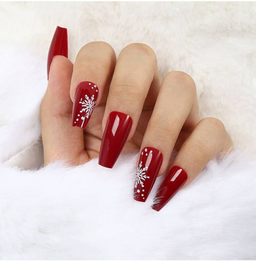 Long Matte Christmas Press-On Nails with Snowflakes, Glitter and Reindeer design by Surethings