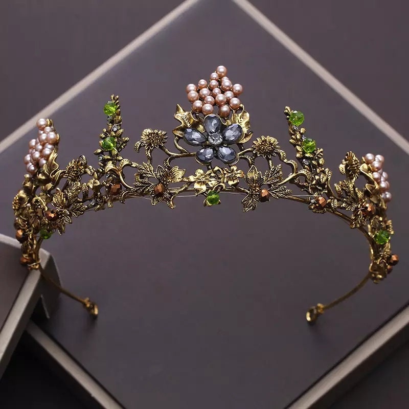 Be my Druidess Woodland Baroque Tiara Crown Princess Queen green leaf dark gray headdress 