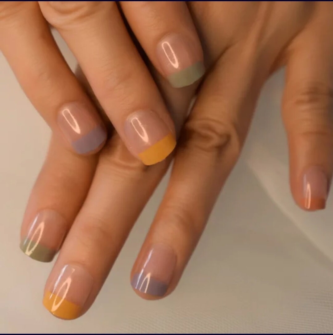 Short Press on Nails – 24 PCS Rainbow Nude French Ombre Natural Glue-On Manicure surethings