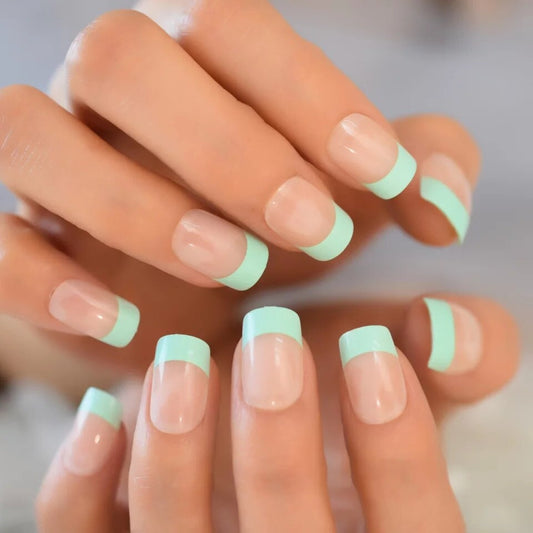 Short press on nails in mint green French tip design, nude pastel glue-on manicure – 24 pcs surethings