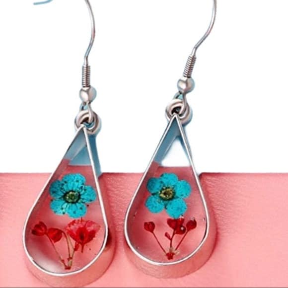 Real dried pressed Flower Earrings Dangle Tear Drop Blue red clear glass resin cottage core Jewelry