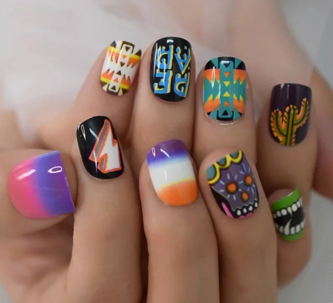 24 short press-on nails with Harajuku-inspired multi-color horror anime and comic art design – glue-on trendy nail set surethings