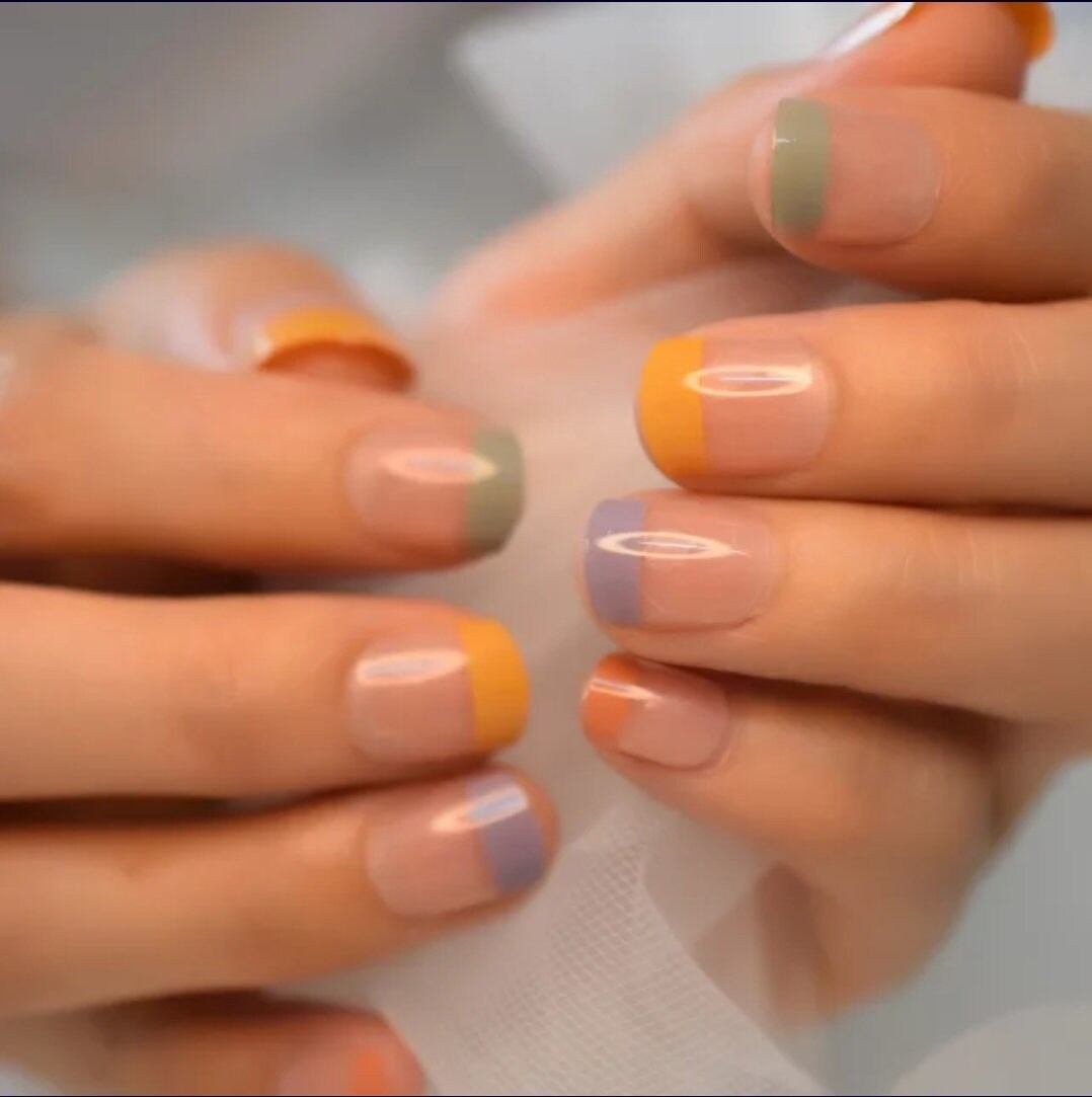 Short Press on Nails – 24 PCS Rainbow Nude French Ombre Natural Glue-On Manicure surethings