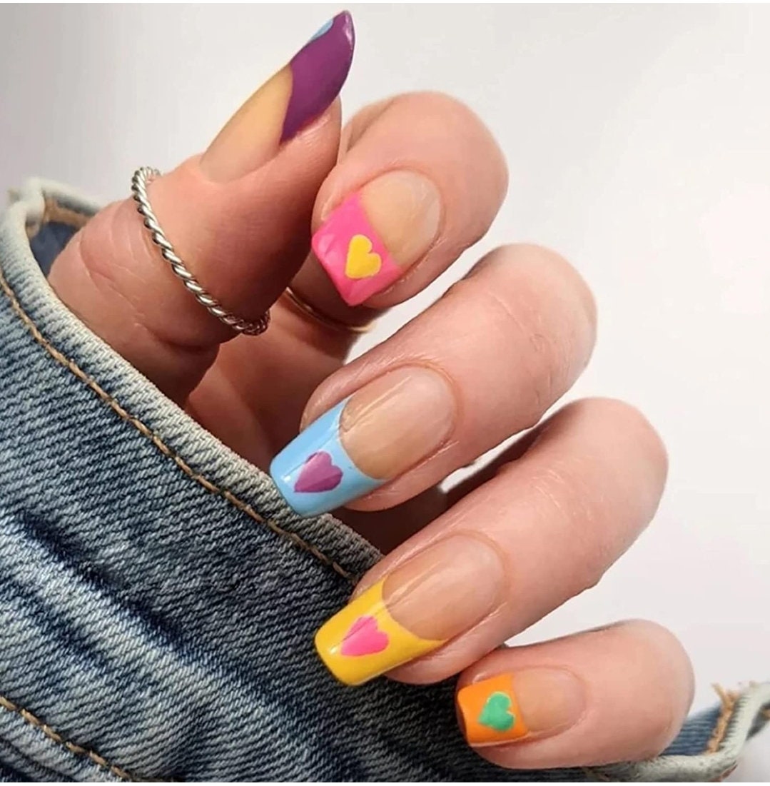 24 Colorful Heart French tip Long press on nails glue on kit kawaii cute hot pink