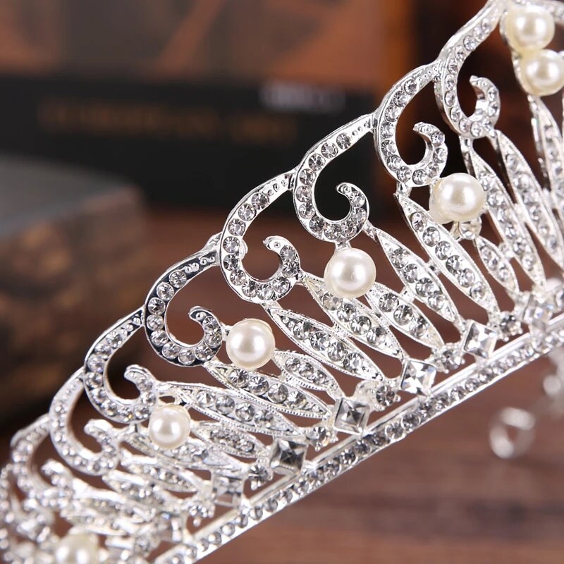 Silver Tiara Crown Detail Princess Pearl Queen headdress jewelry