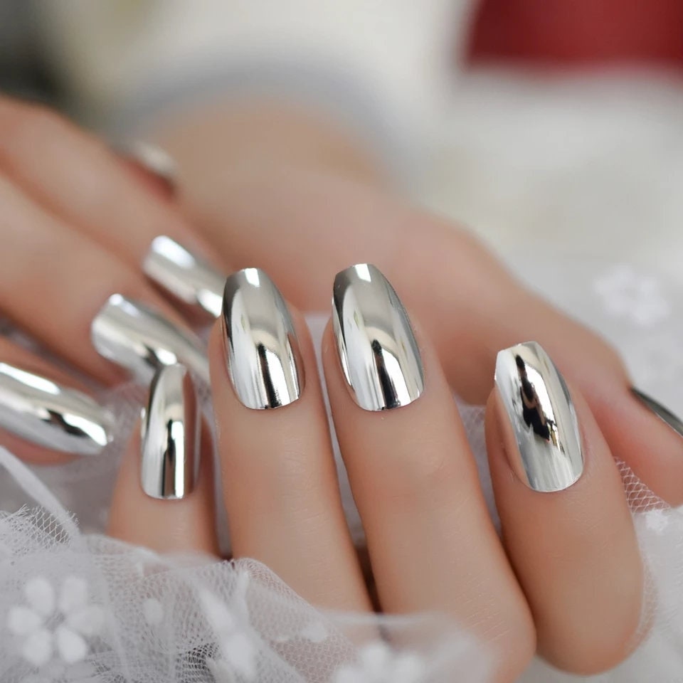 24 Silver Chrome Short Press On Nails – Metallic Mirror Coffin Shape surethings