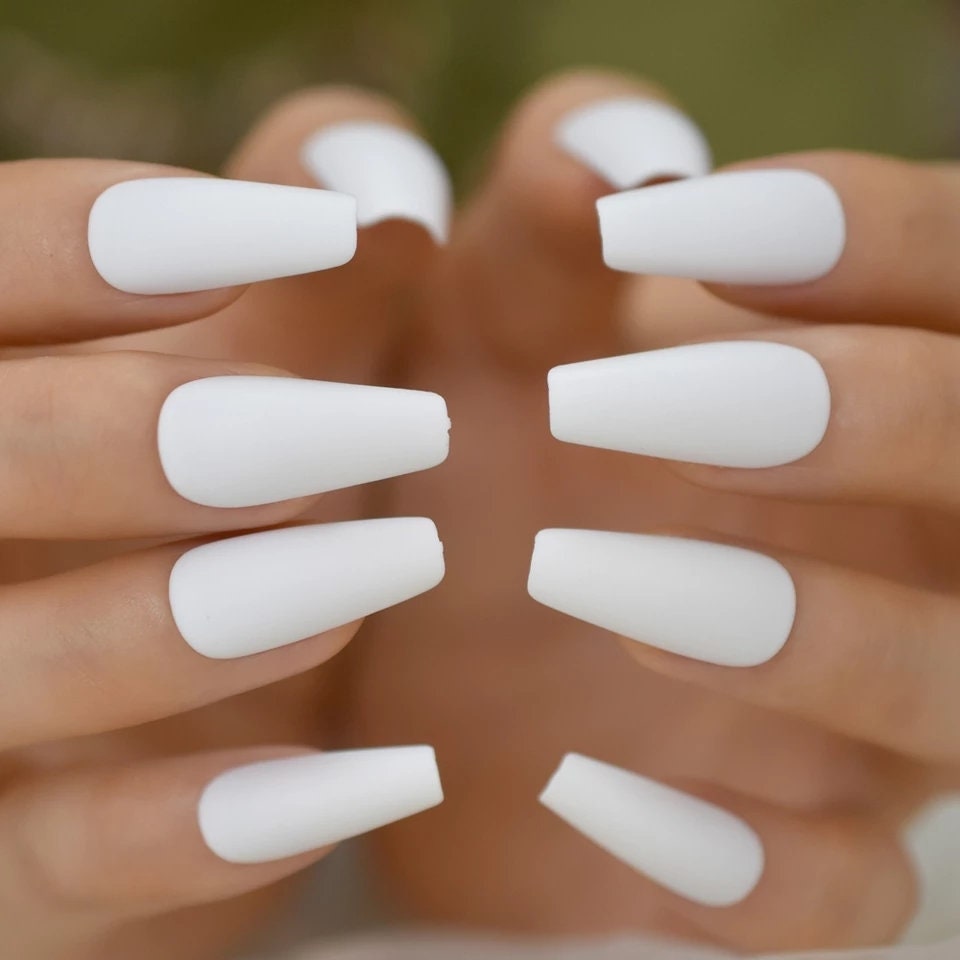 White press-on nails with a glossy finish that match casual, business, and formal outfits-surethings