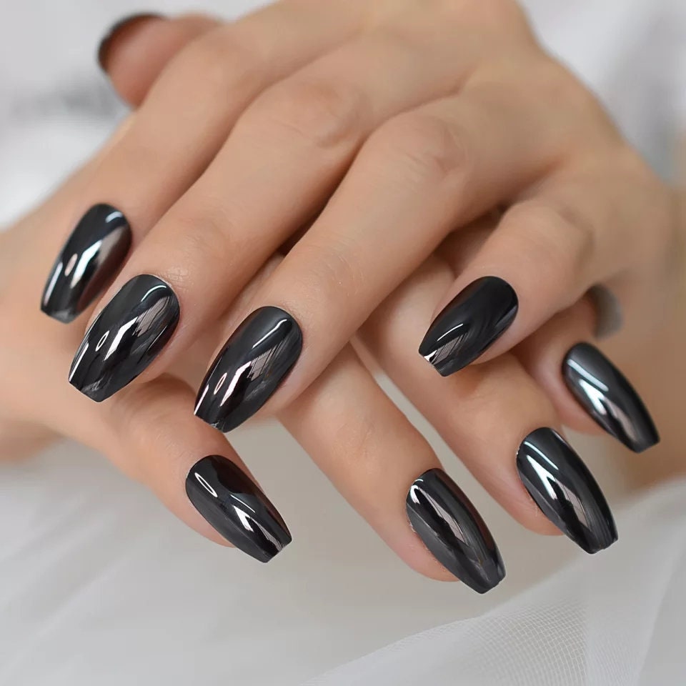 Silver’s Moody Cousin: Why Gun Metal Nails are Everything Right Now