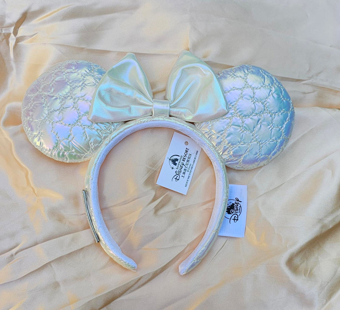 Disney Parks Icon White Quilted Iridescent Minnie Mouse Ears Bow Headband