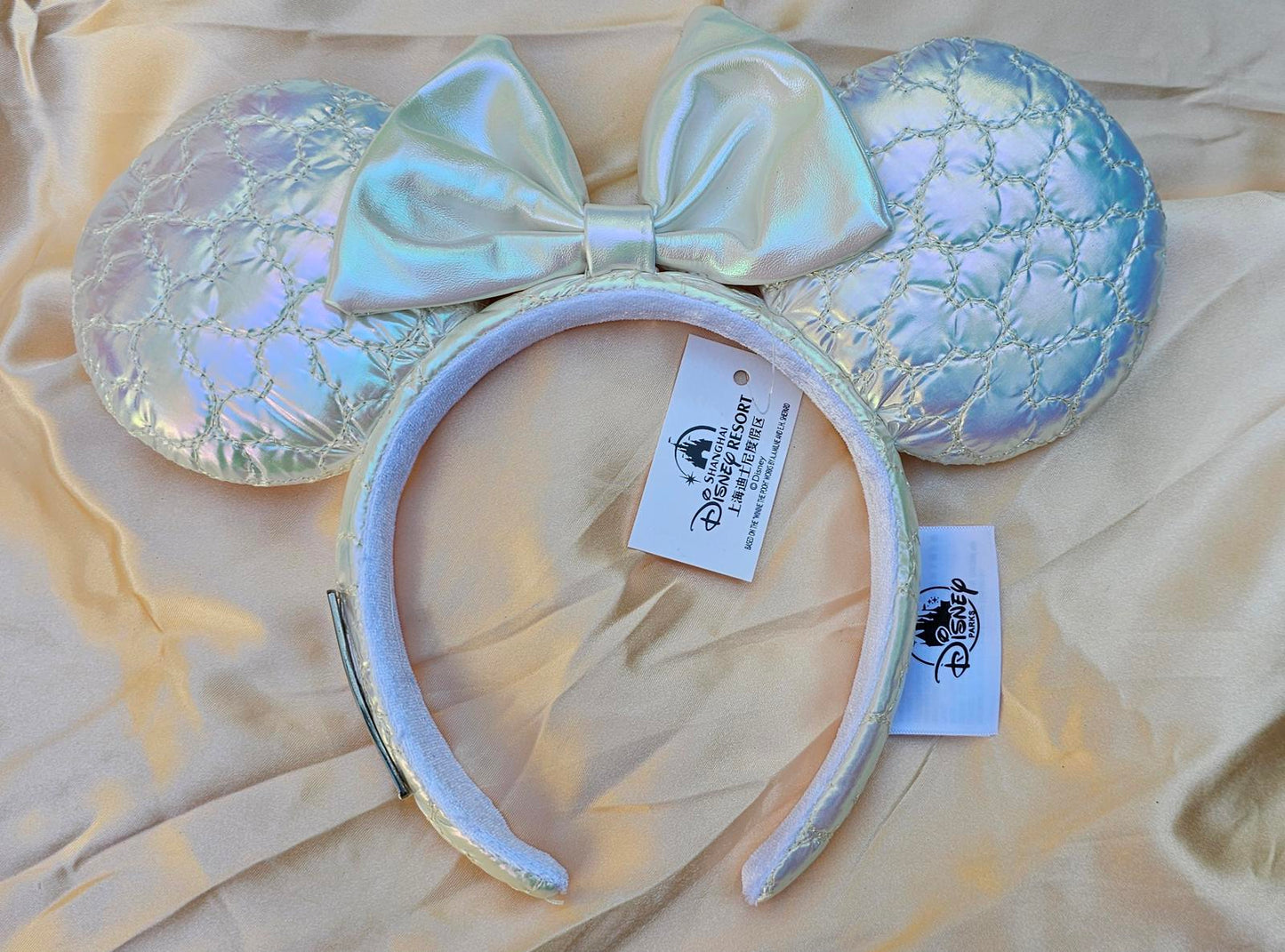 Disney Parks Icon White Quilted Iridescent Minnie Mouse Ears Bow Headband