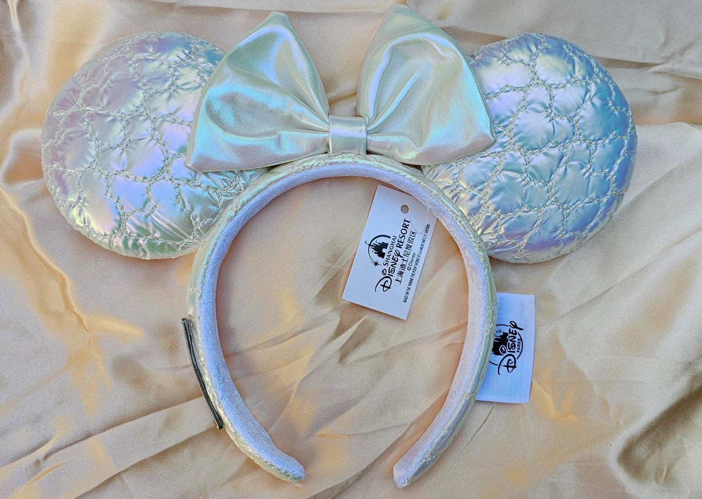 Disney Parks Icon White Quilted Iridescent Minnie Mouse Ears Bow Headband