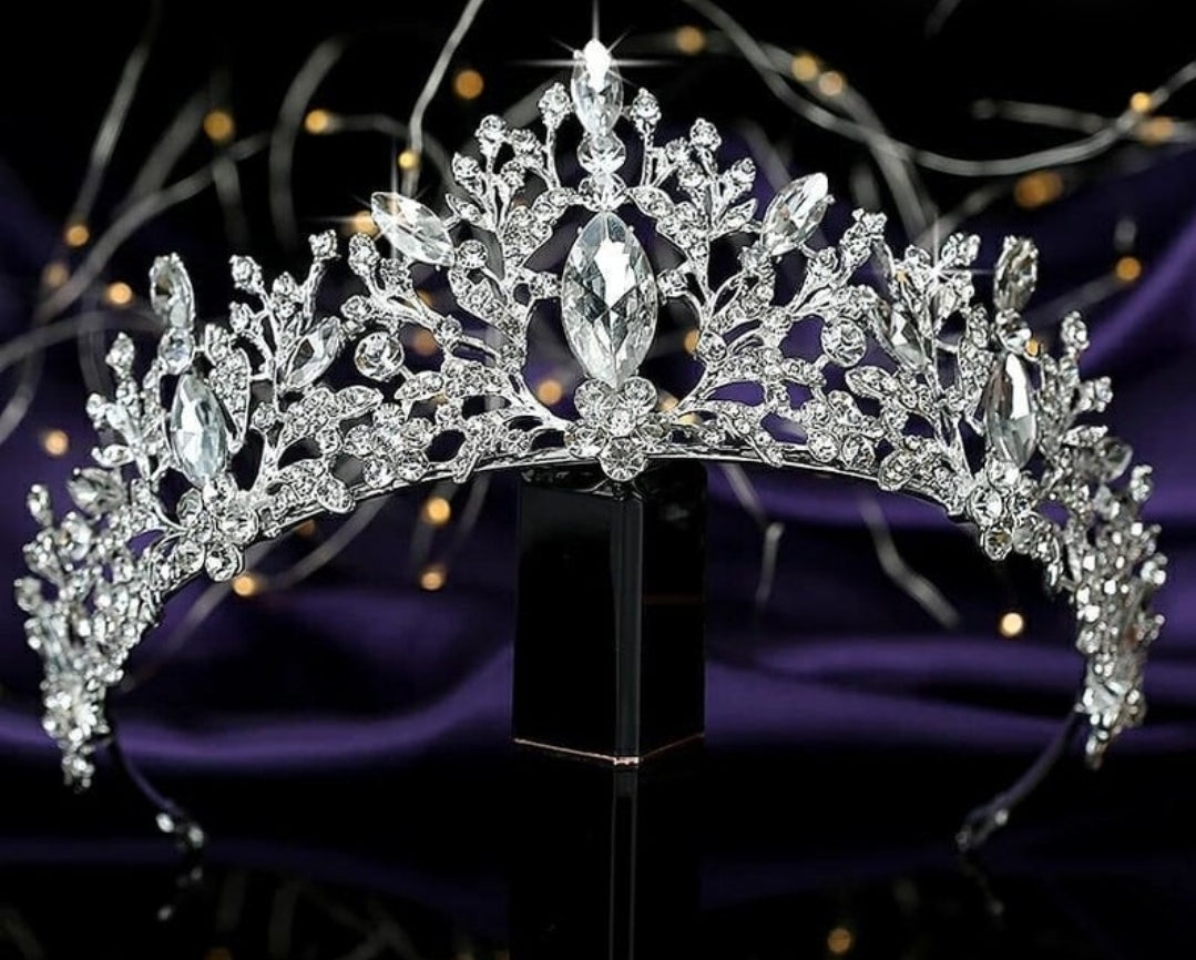 Ornate Bridal Tiara Crown Detail Princess Queen headdress Silver Halloween cosplay diadem Wedding pageant royalty
