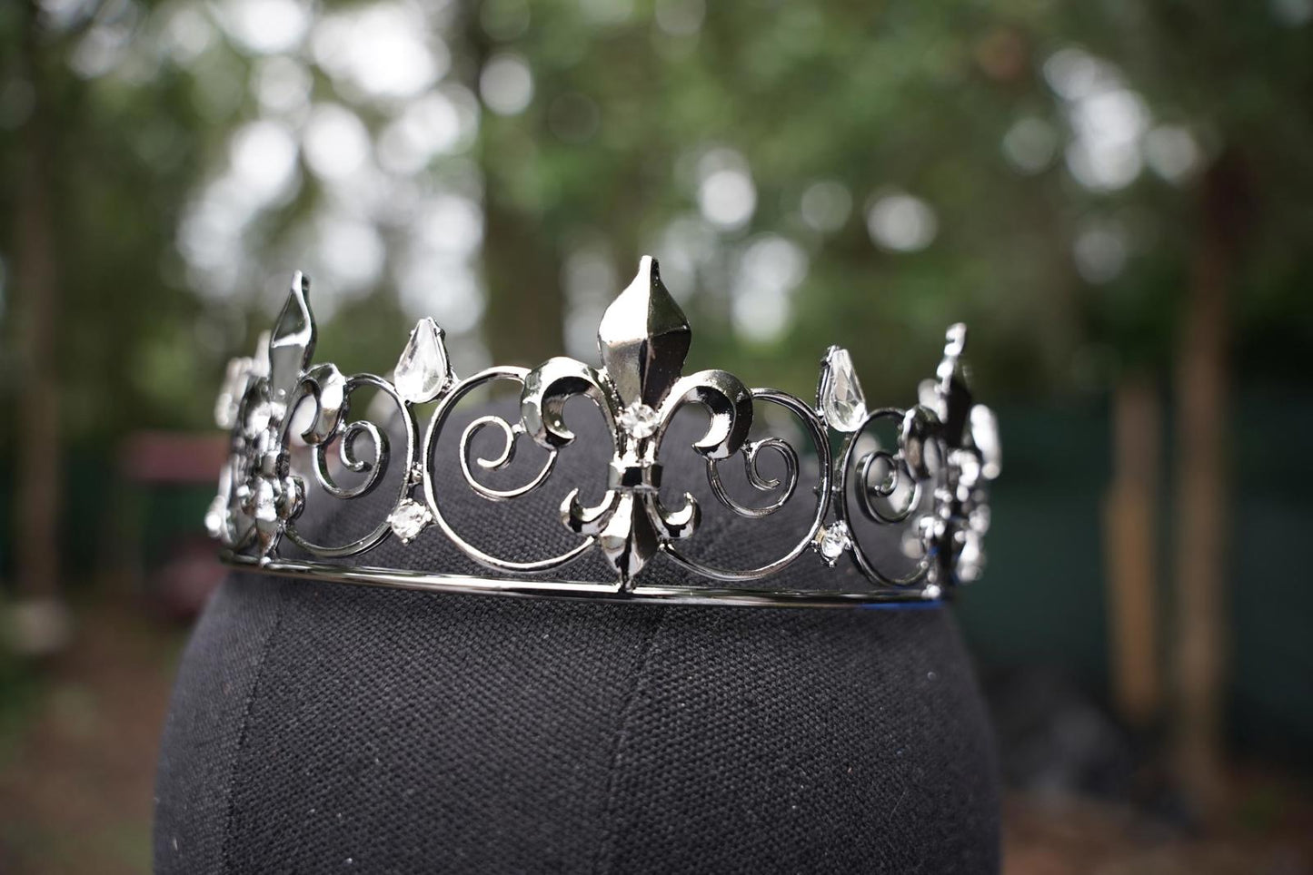 Nola Fleur de lis Dark Metal Circle Crown Bridal Crown Birthday Wedding Gift Diadem unisex king