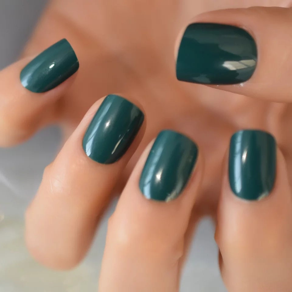 24 Glossy Dark Green Short Press On Nails gel glue on classic manicure