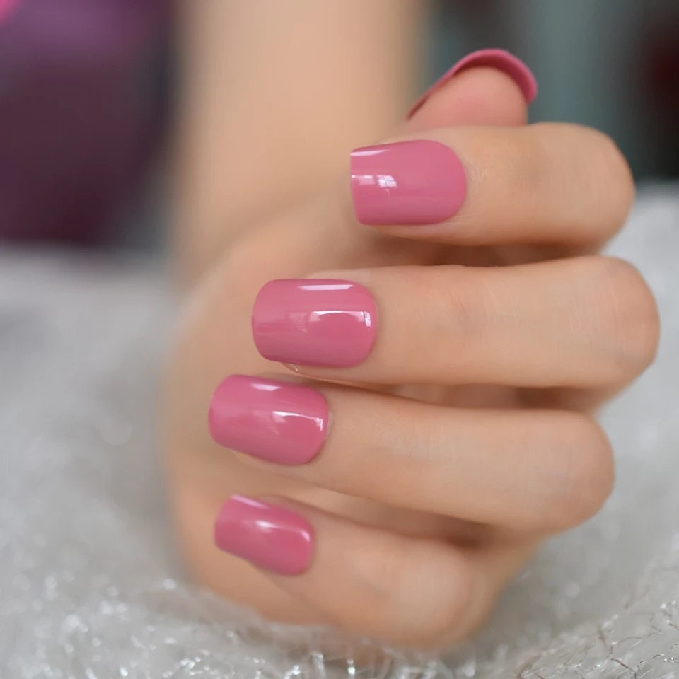 Pale pink silicon nail polish - MÊME