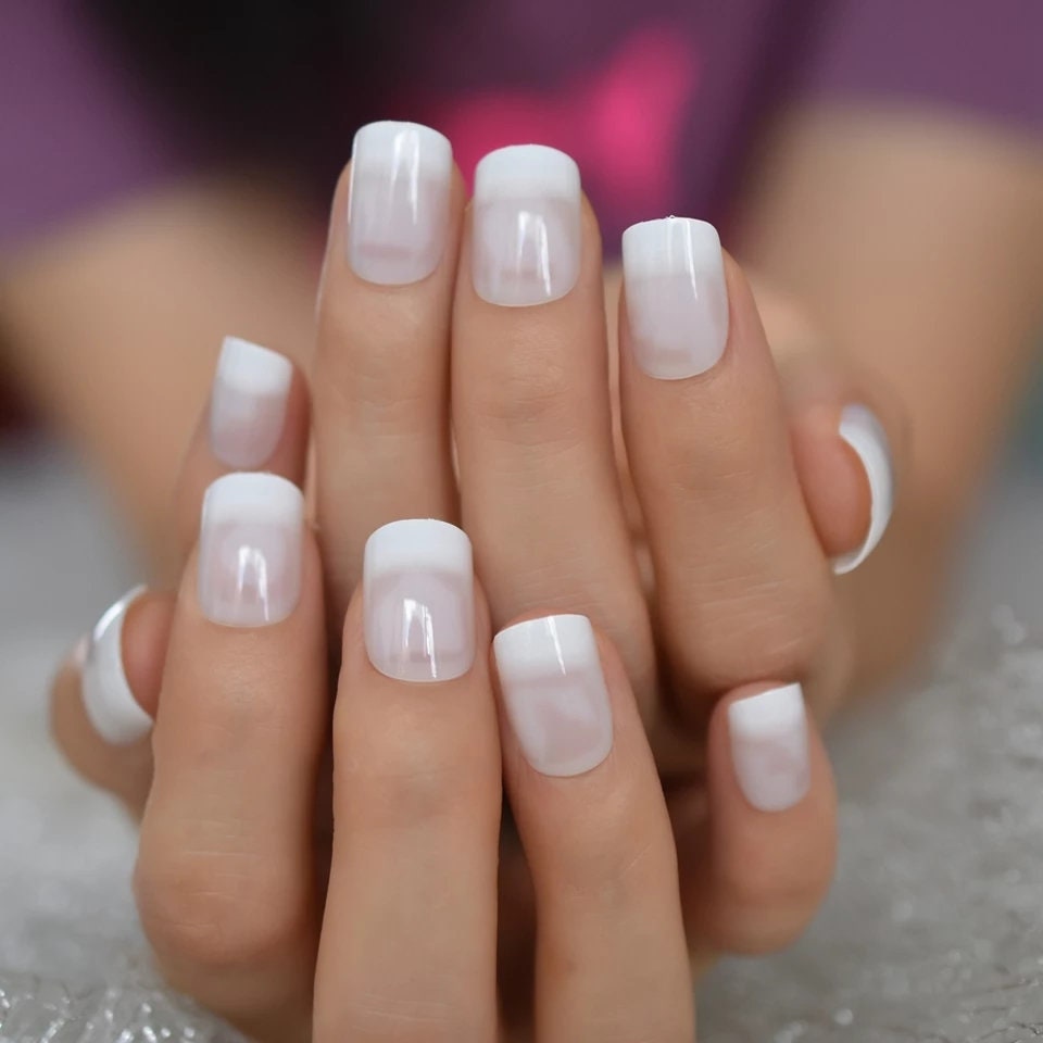 24 White tip Classic French Tip Ombre Short Press on nails glue on nude natural