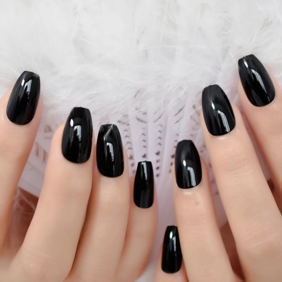24 Black Glossy Press On nails Glue on Medium Coffin shiny