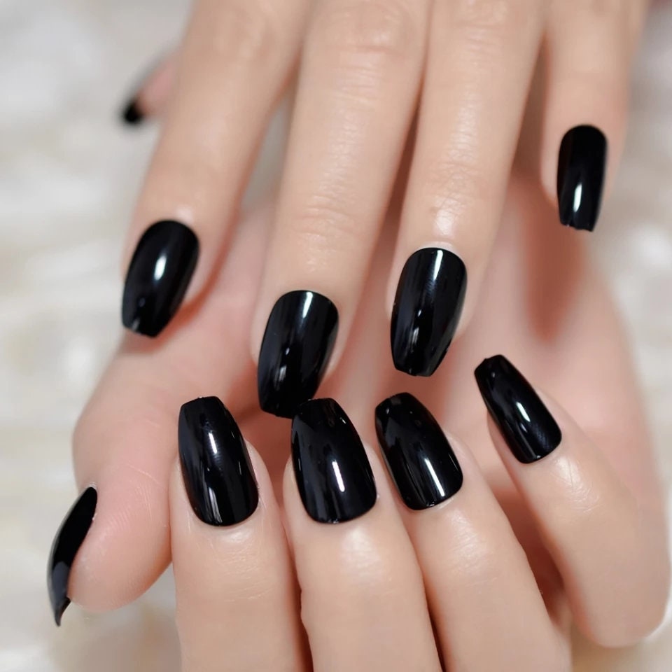 24 Black Glossy Press On nails Glue on Medium Coffin shiny