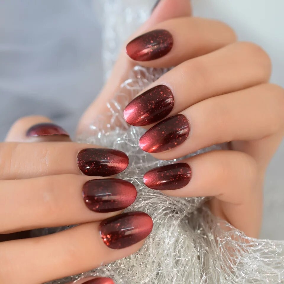 Autumn Chrome Manicures Bring the Year's Hottest Trend Into the Cooler  Months
