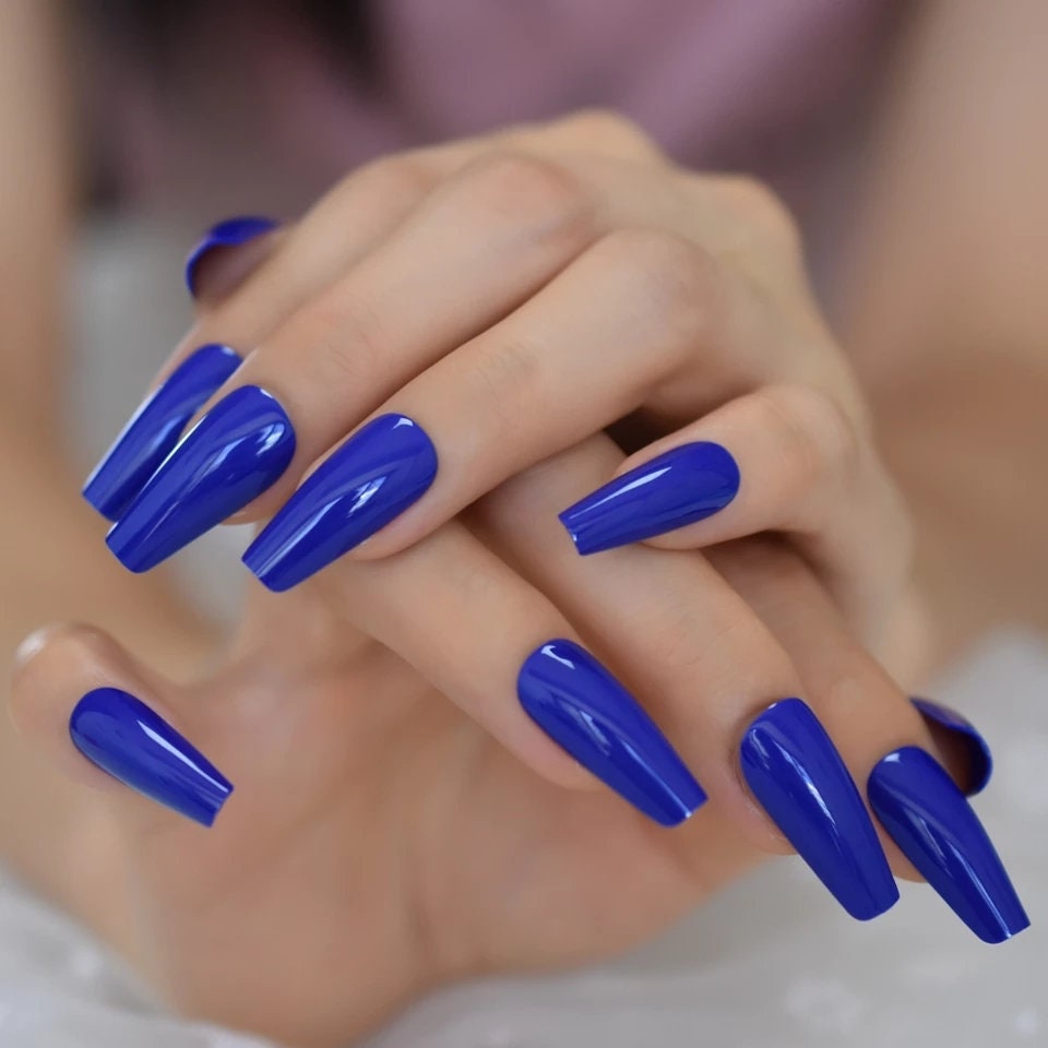Cobalt blue is the latest nail trend we're seeing everywhere | My Imperfect  Life