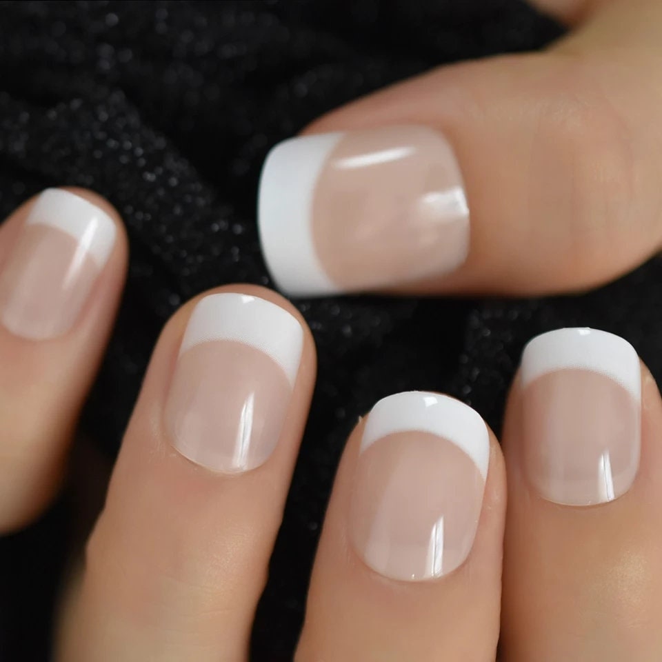 24 Short Classic French Mani Nails white tip baby boomer nude natural