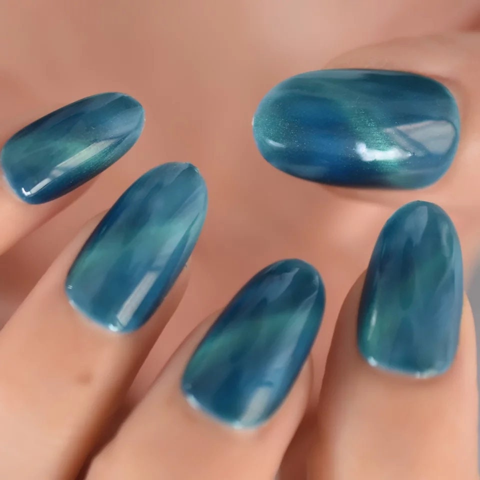 24 pcs Aquamarine Galaxy Cat Eye Gel Long Press On Nails Glossy medium Blue glue on magnet almond acrylic