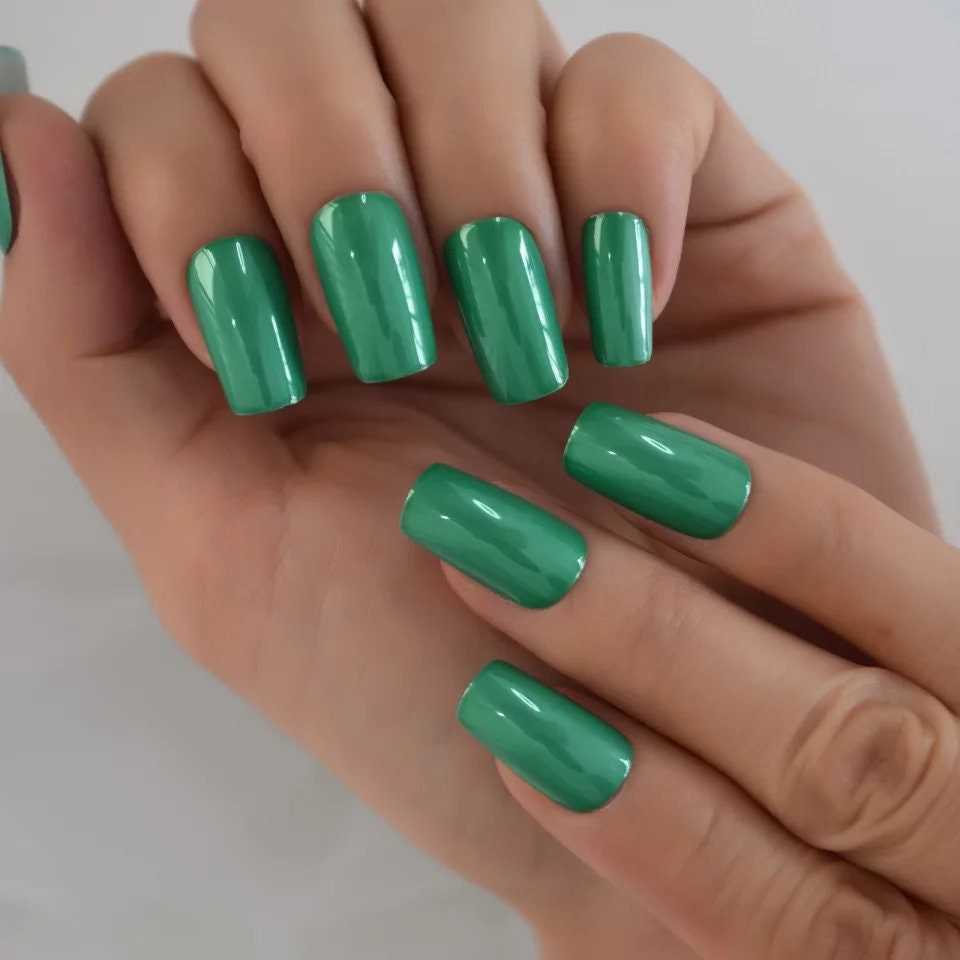 24 Green metallic Chrome Press On Nails Color Changing Medium Square Glue on Mirror shiny bright