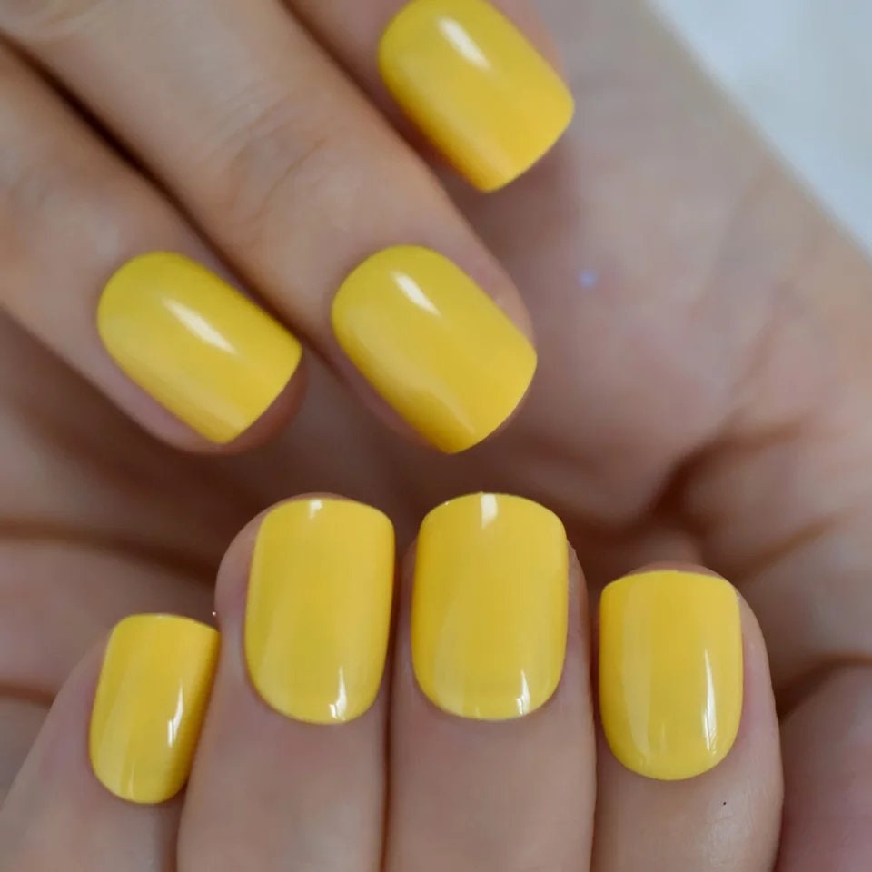 24 Sunny Yellow Short press on Nails Glue on glossy square bright cheery spring sunflower