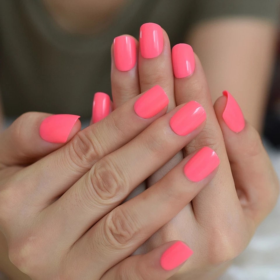 24 pcs Bright Punch Pink Neon Summer gel Short Press on nails glue on shiny manicure Porange 80s rave