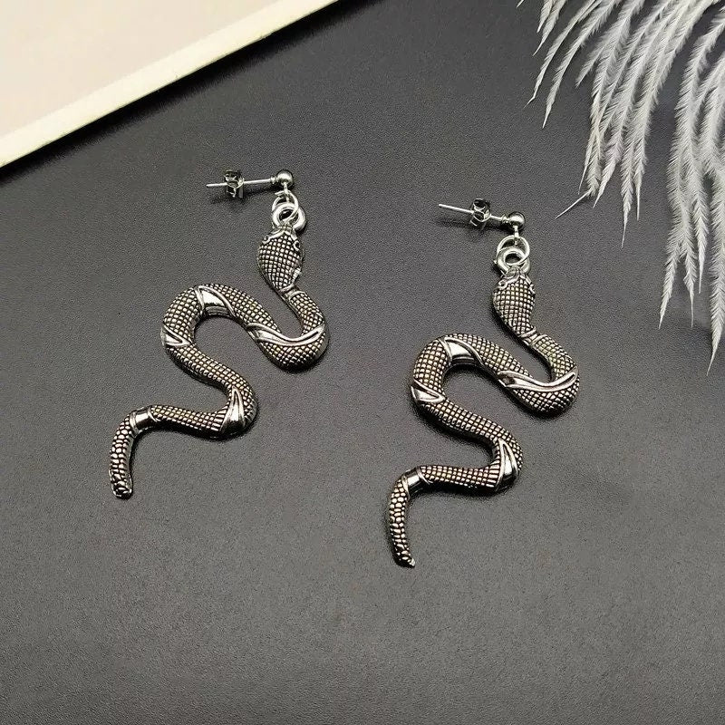 Serpent Elegant goth earrings dangle drop snake earrings black silver gold dark chrome nice Jewelry