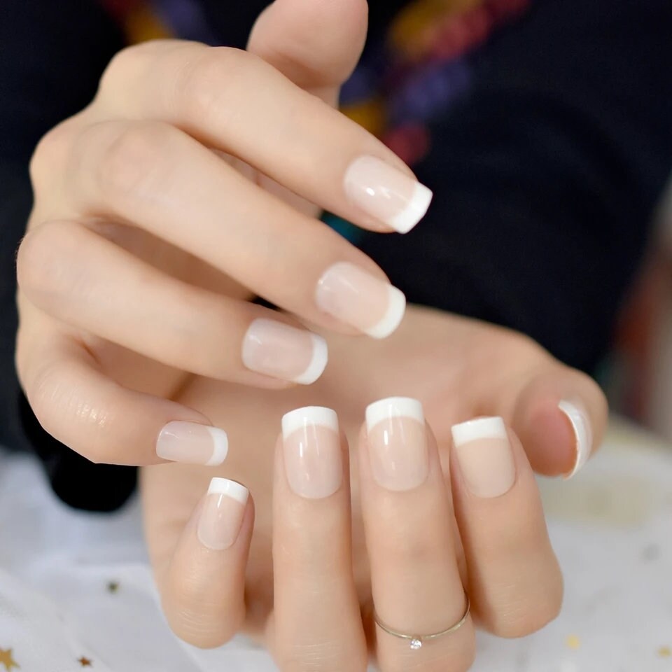 24 Classic French Tip Short Press on nails glue on nude natural