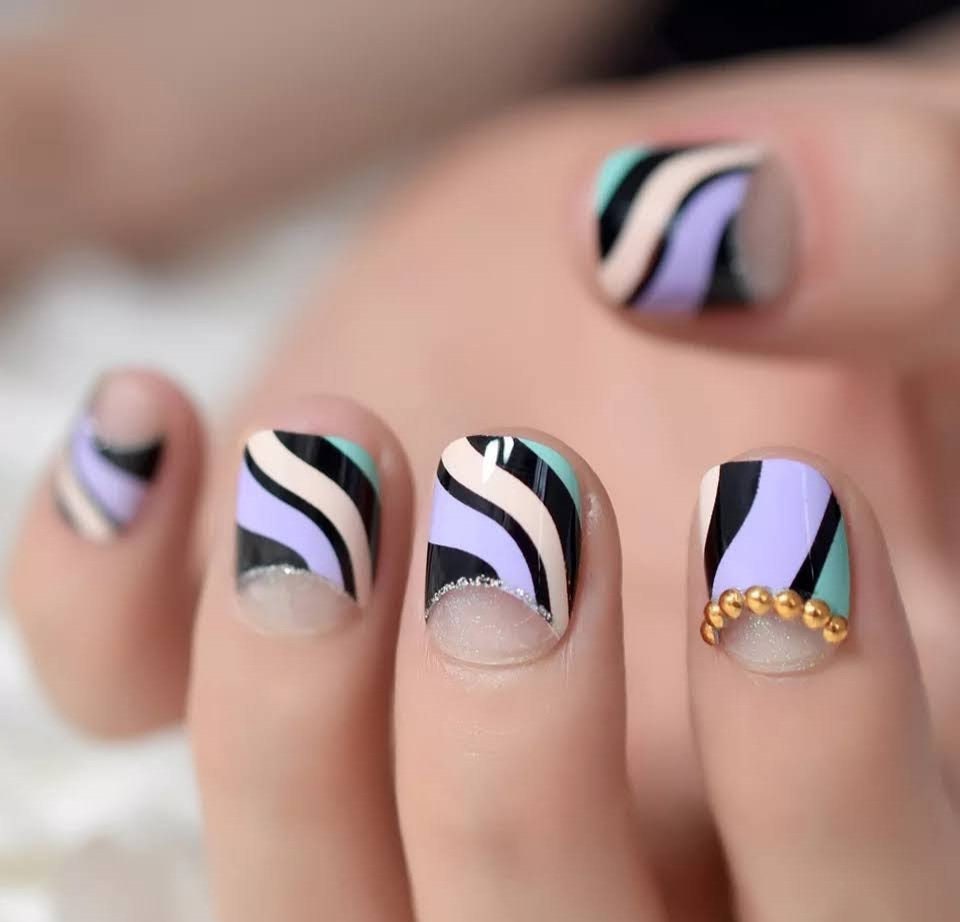 24 KIDS SIZE Short Press On nails swirl Glue on trendy natural cute kawaii pink stripe 
