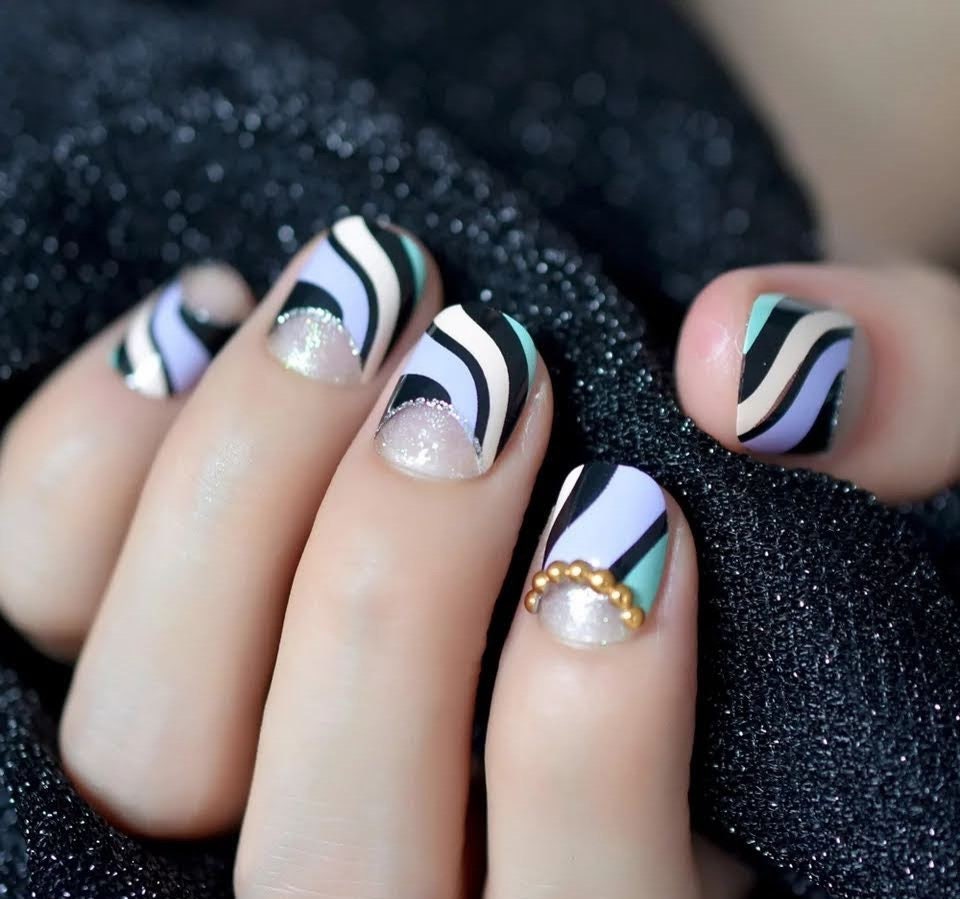 24 KIDS SIZE Short Press On nails swirl Glue on trendy natural cute kawaii pink stripe 